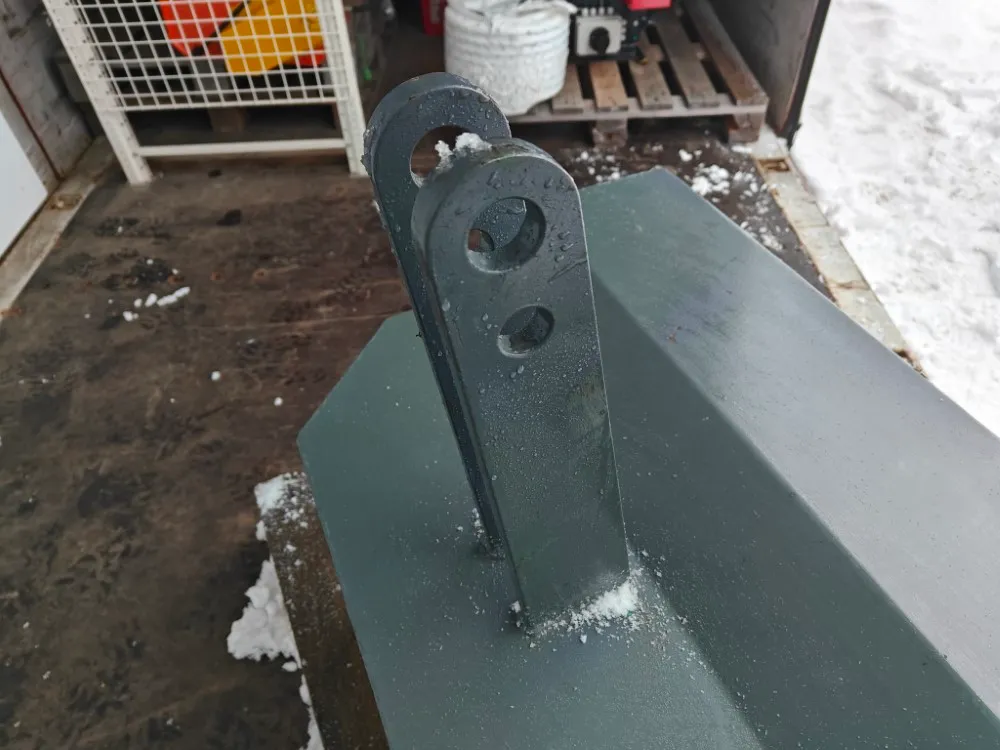 Pomarol 600kg vastapaino / etupaino / KAT 2 / CAT 2 kiinnitys