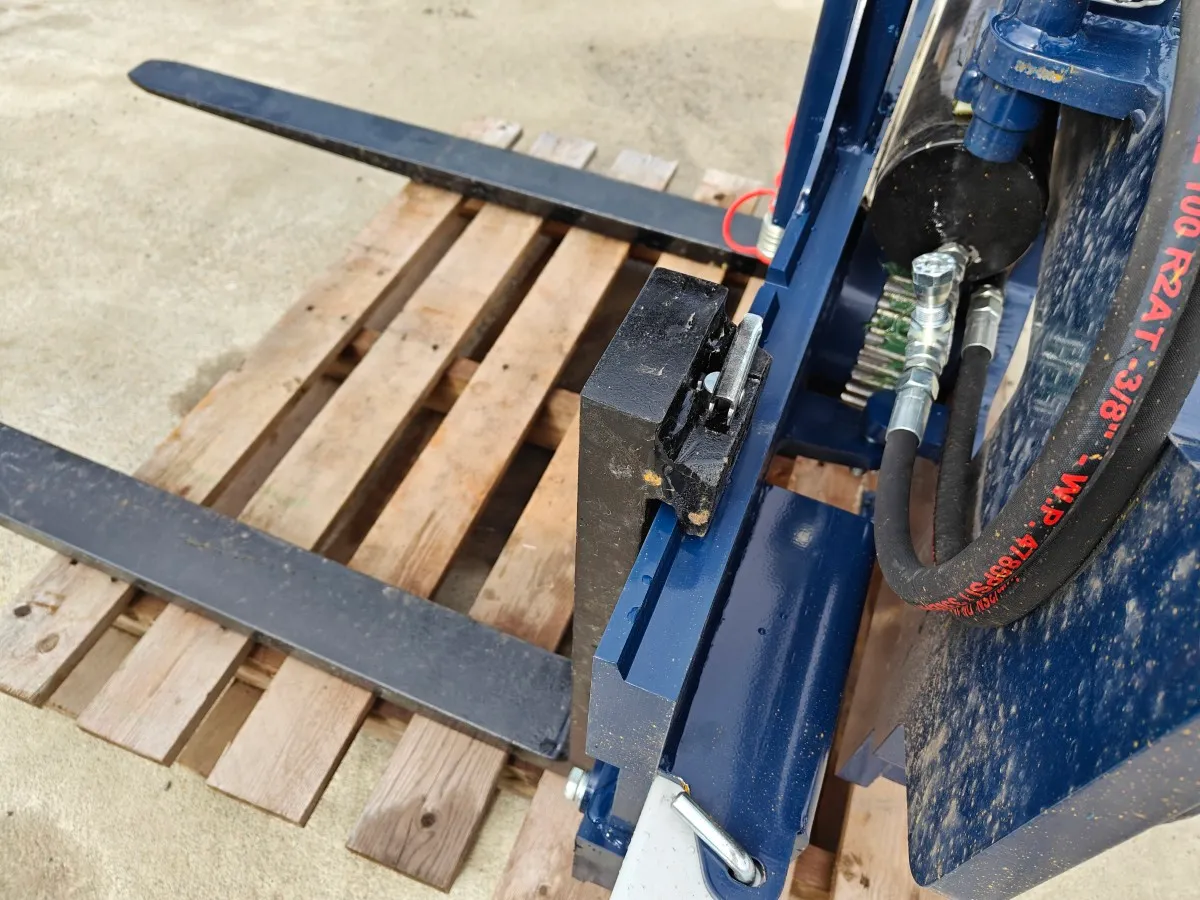 FK Machinery UPFR25-W-C kääntäjä / 2500kg - trukkipiikeillä - EURO