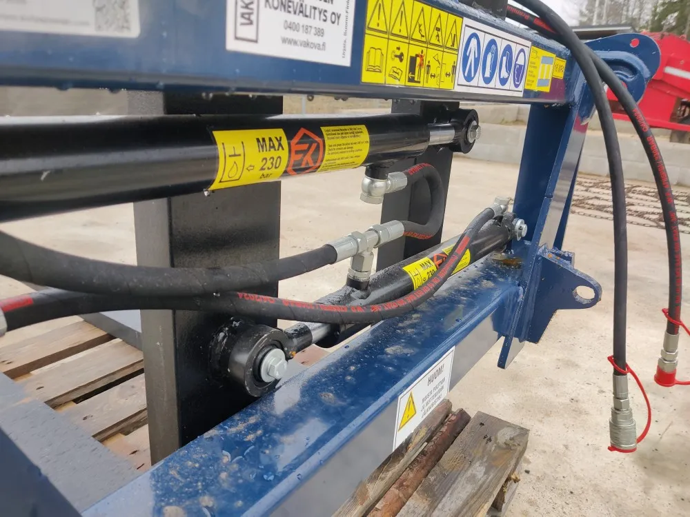 FK Machinery UPF40H trukkipiikit / 4000kg - EURO-sovite - Järeät