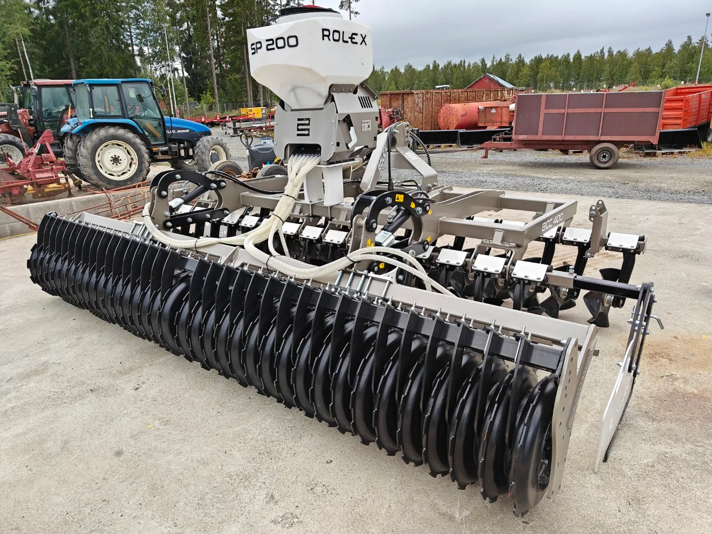 Rol-Ex BCC 400cm Cross Cutter / Pneumaattisella siemenlevittimellä - VIDEO