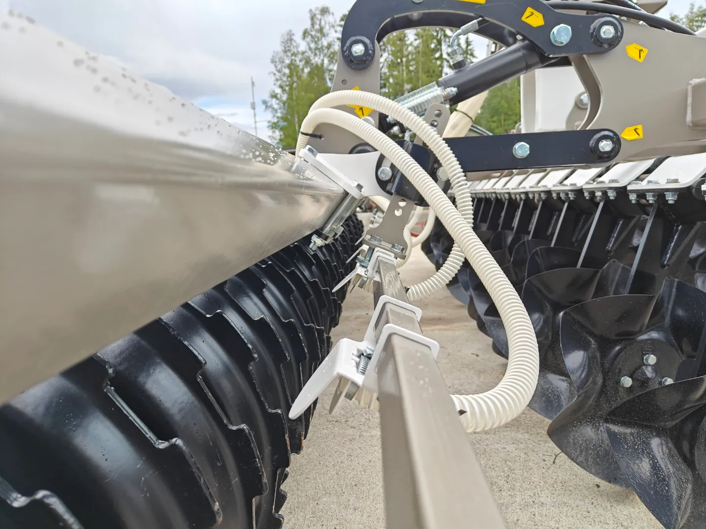 Rol-Ex BCC 400cm Cross Cutter / Pneumaattisella siemenlevittimellä - VIDEO