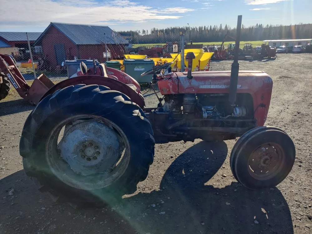 Massey Ferguson 35 traktori / Katso video!