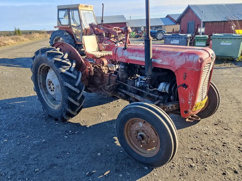 Massey Ferguson 35 traktori / Katso video!