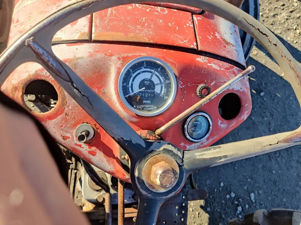 Massey Ferguson 35 traktori / Katso video!