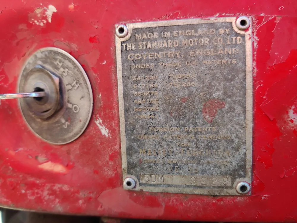 Massey Ferguson 35 traktori / Katso video!