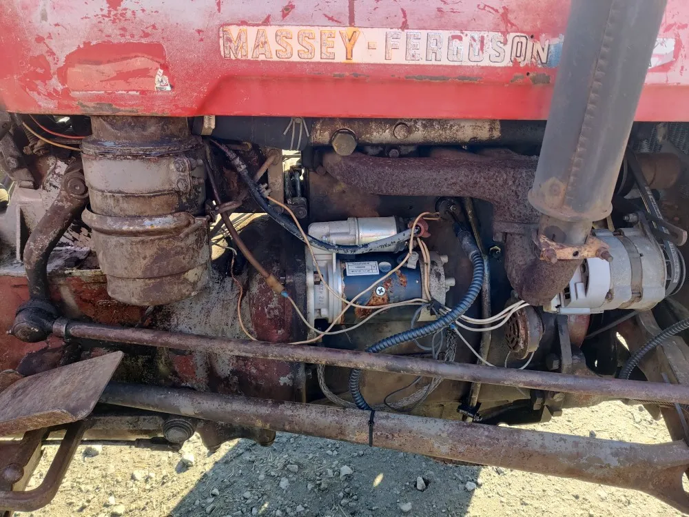 Massey Ferguson 35 traktori / Katso video!