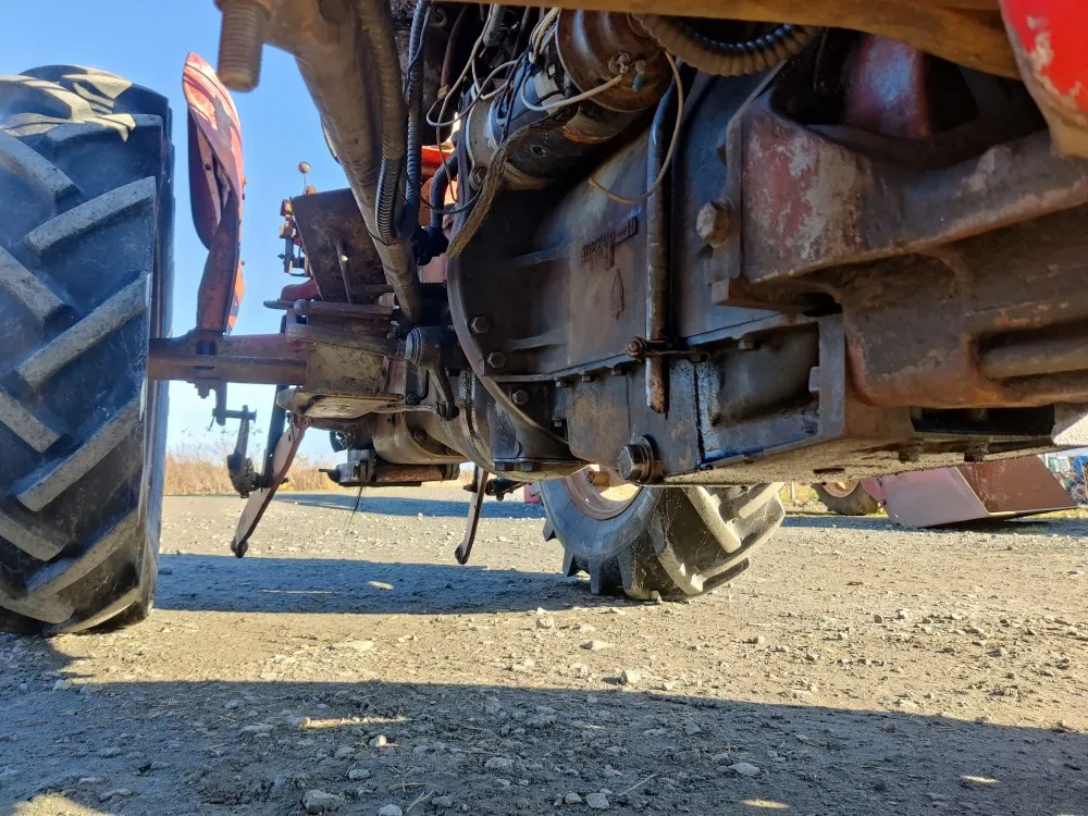 Massey Ferguson 35 traktori / Katso video!