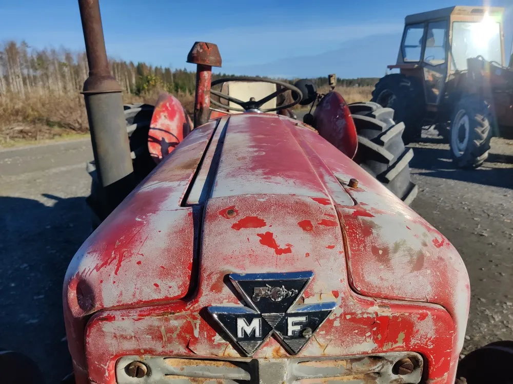 Massey Ferguson 35 traktori / Katso video!