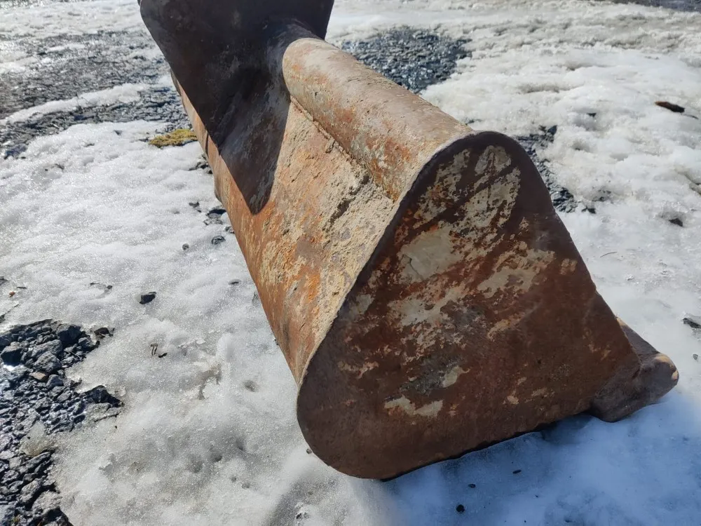 Kaivurin tasauskauha / Kiinnike Neuson