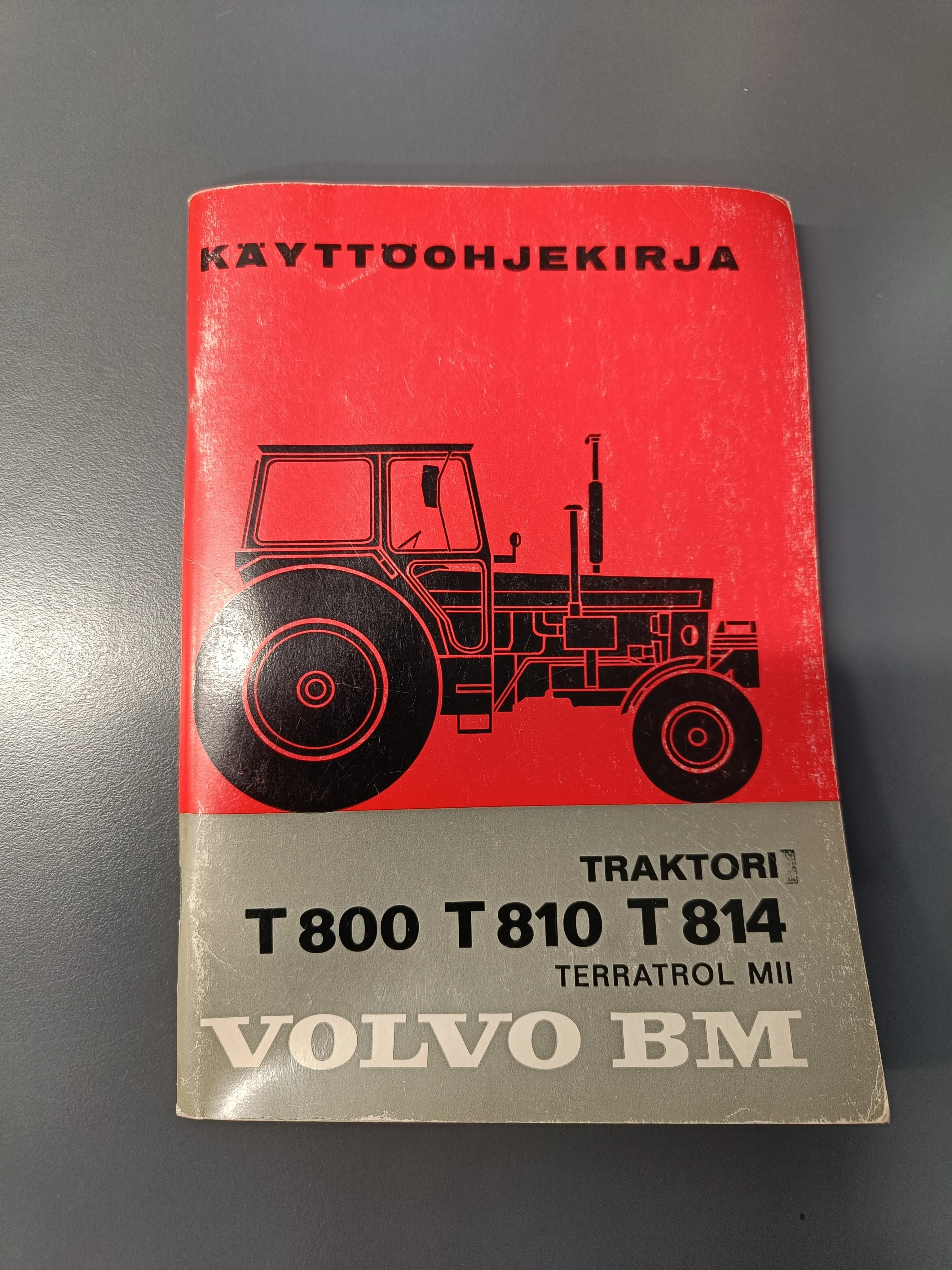 Volvo BM T800, T810, T814 / Käyttöohjekirja