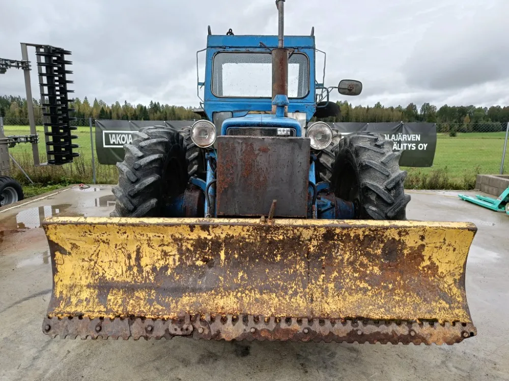Ford County 754 Super 4 / Neliveto ohjaustehostimella ja puskulevyllä!