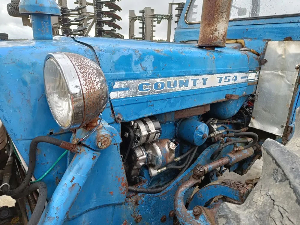 Ford County 754 Super 4 / Neliveto ohjaustehostimella ja puskulevyllä!