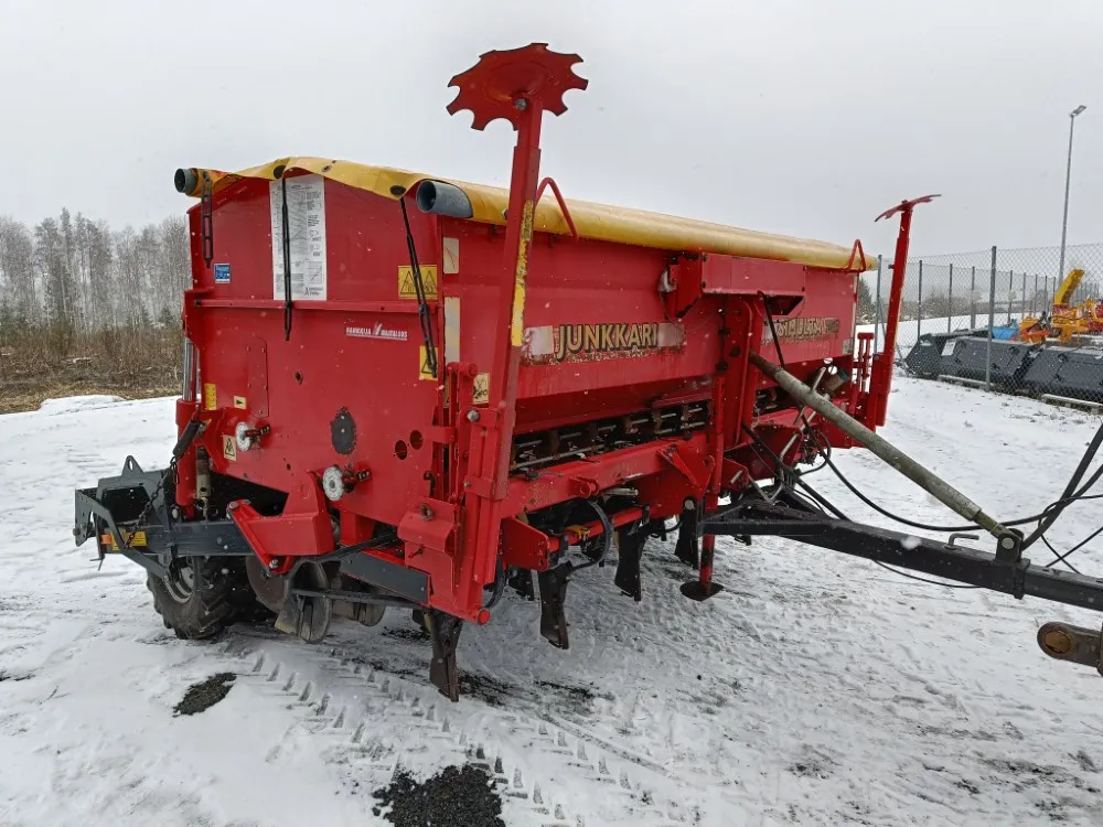 Junkkari Simulta S3000T / takapyöräkone kiekkovantailla