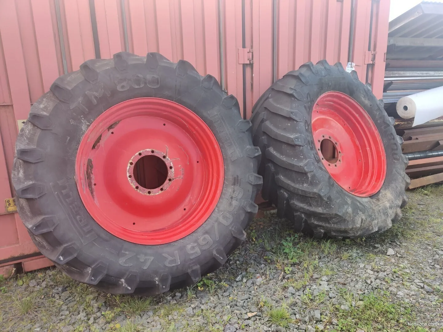 Fendt 818 takarenkaat vanteineen / rengaskoko 650/65R42 Pirelli renkaat