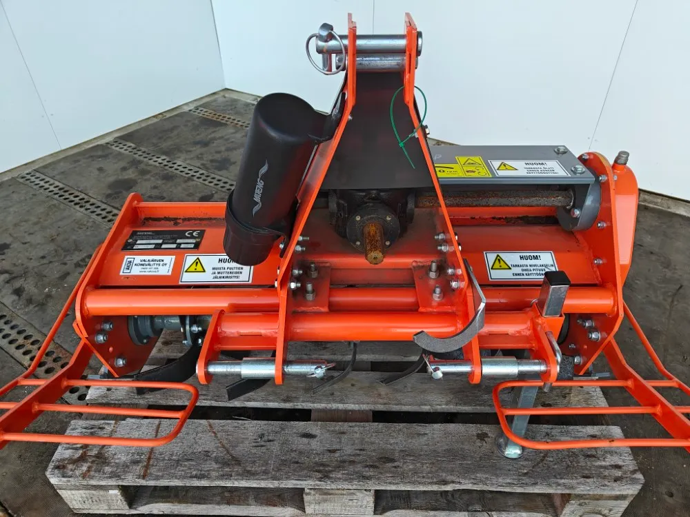 Mateng TL-105 kelajyrsin / Mukana nivelakseli