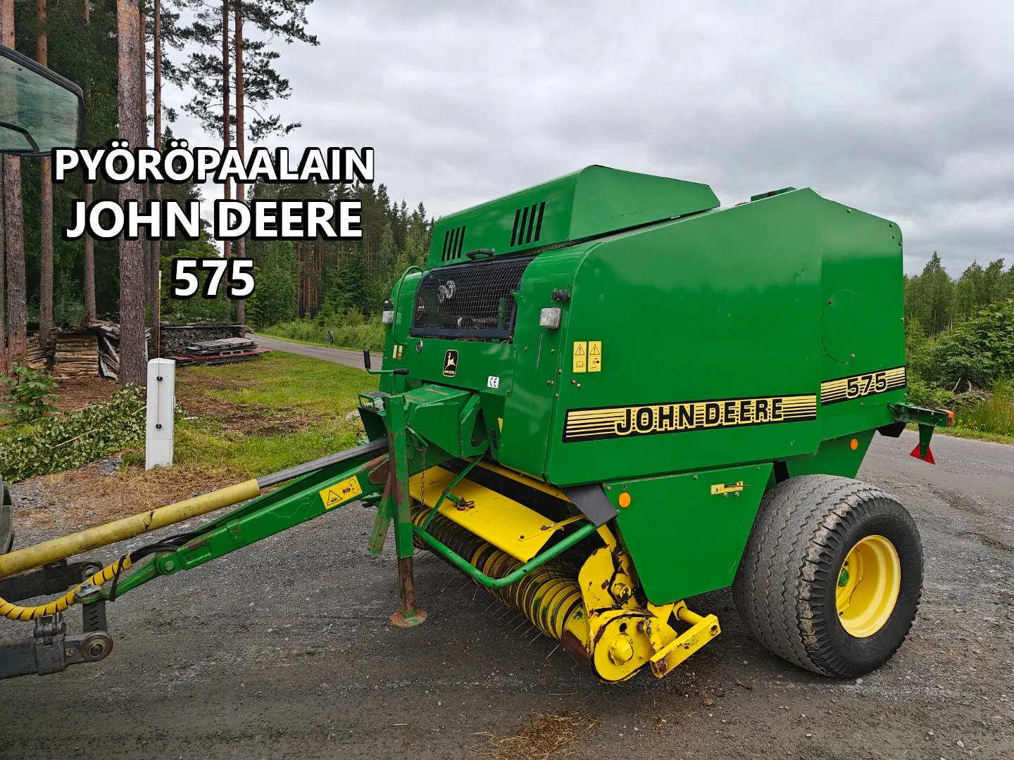 John Deere 575 pyöröpaalain / Katso video!