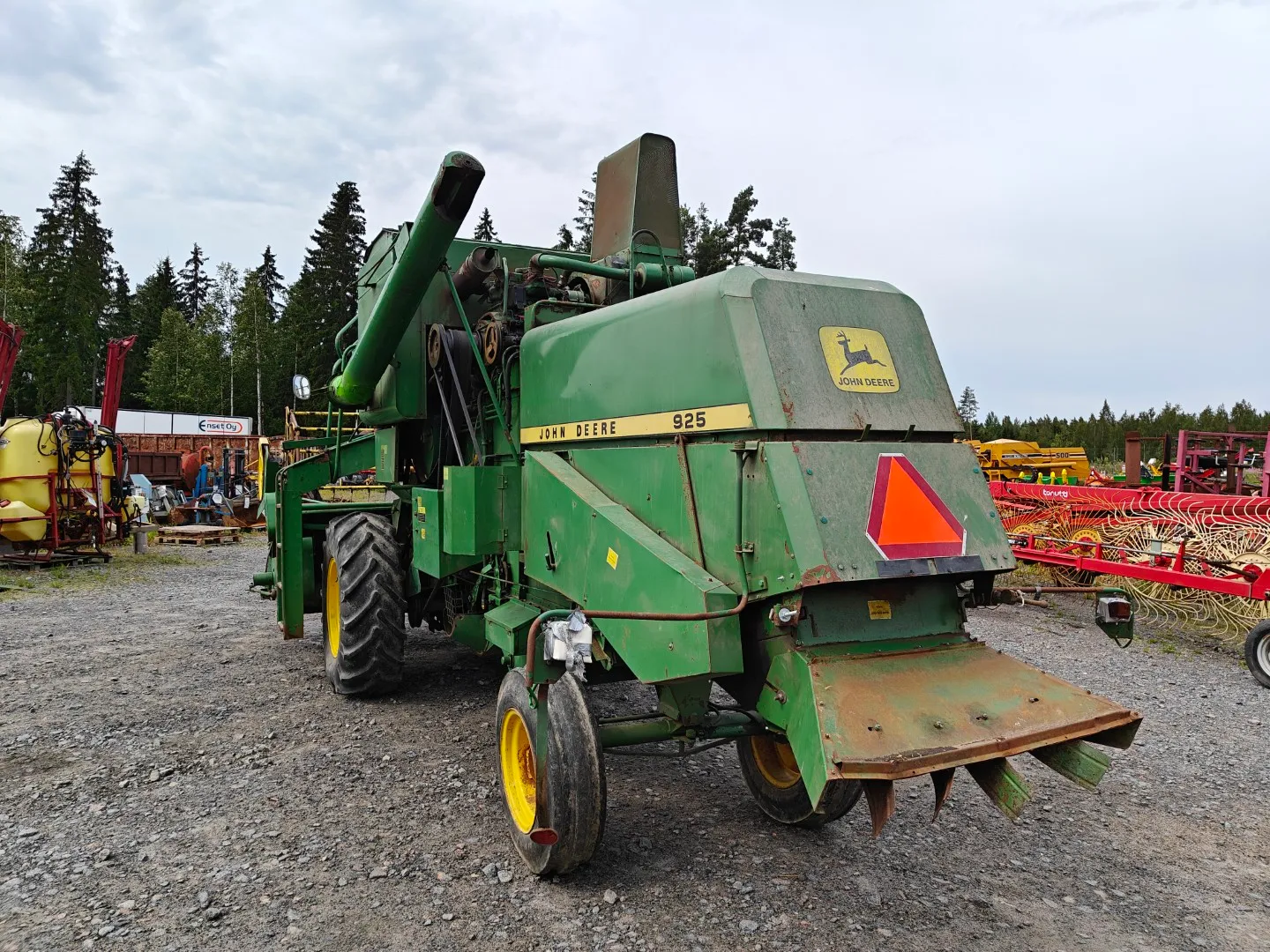 John Deere 925 leikkuupuimuri / Hytitön