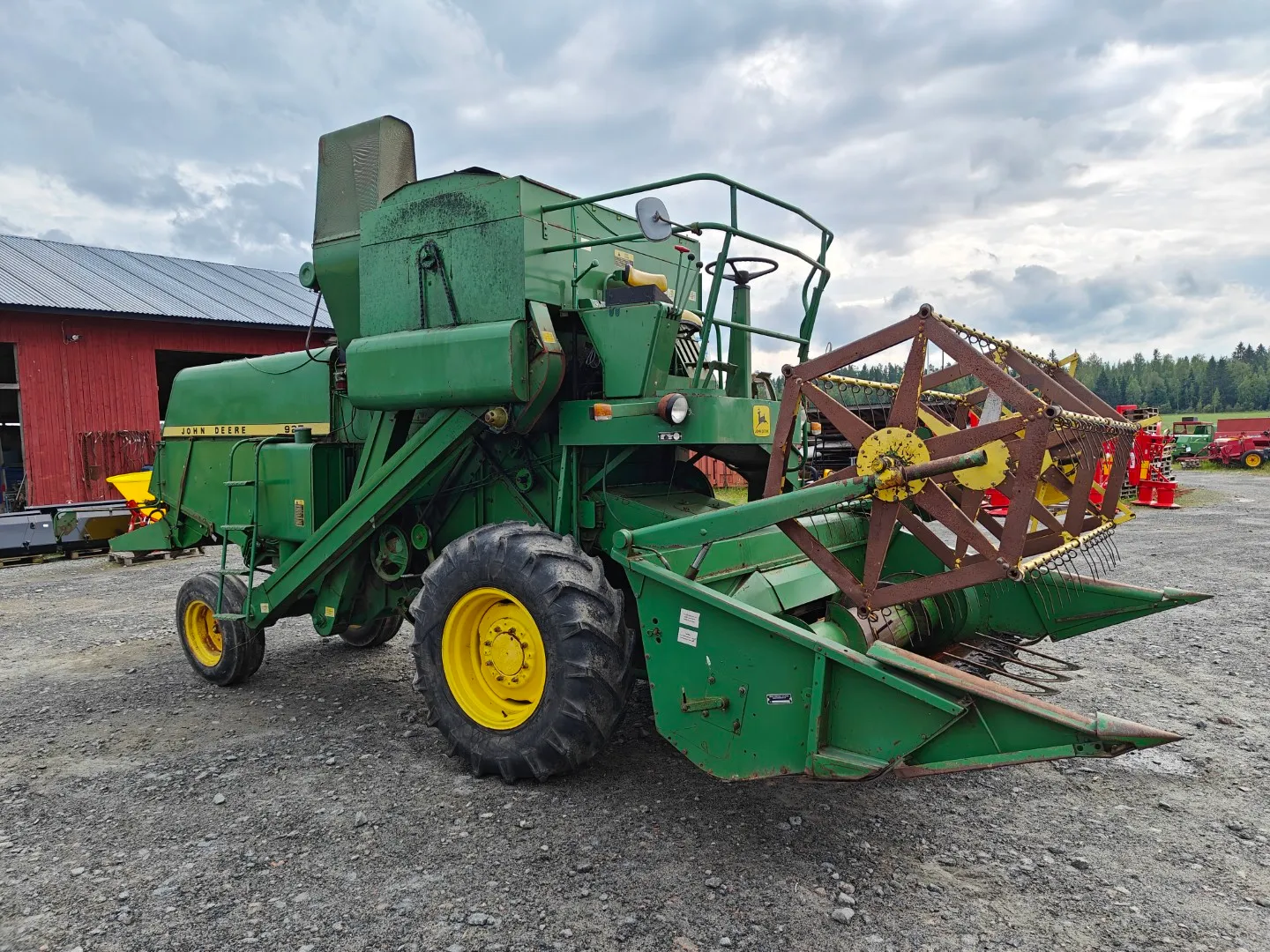 John Deere 925 leikkuupuimuri / Hytitön