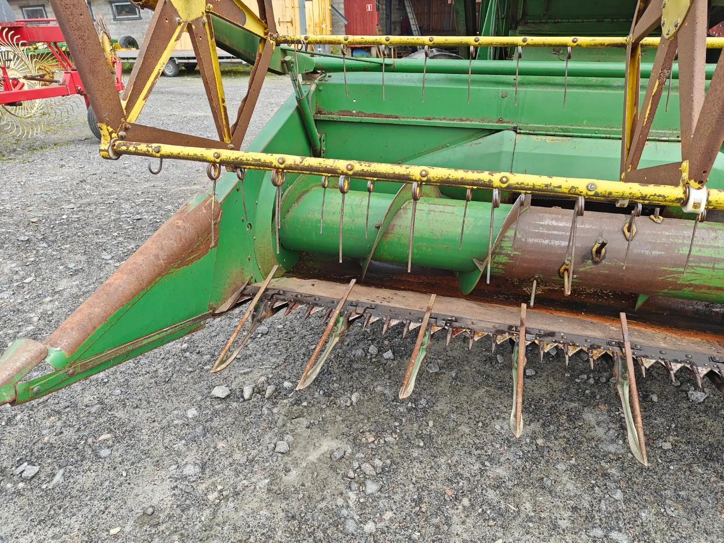 John Deere 925 leikkuupuimuri / Hytitön