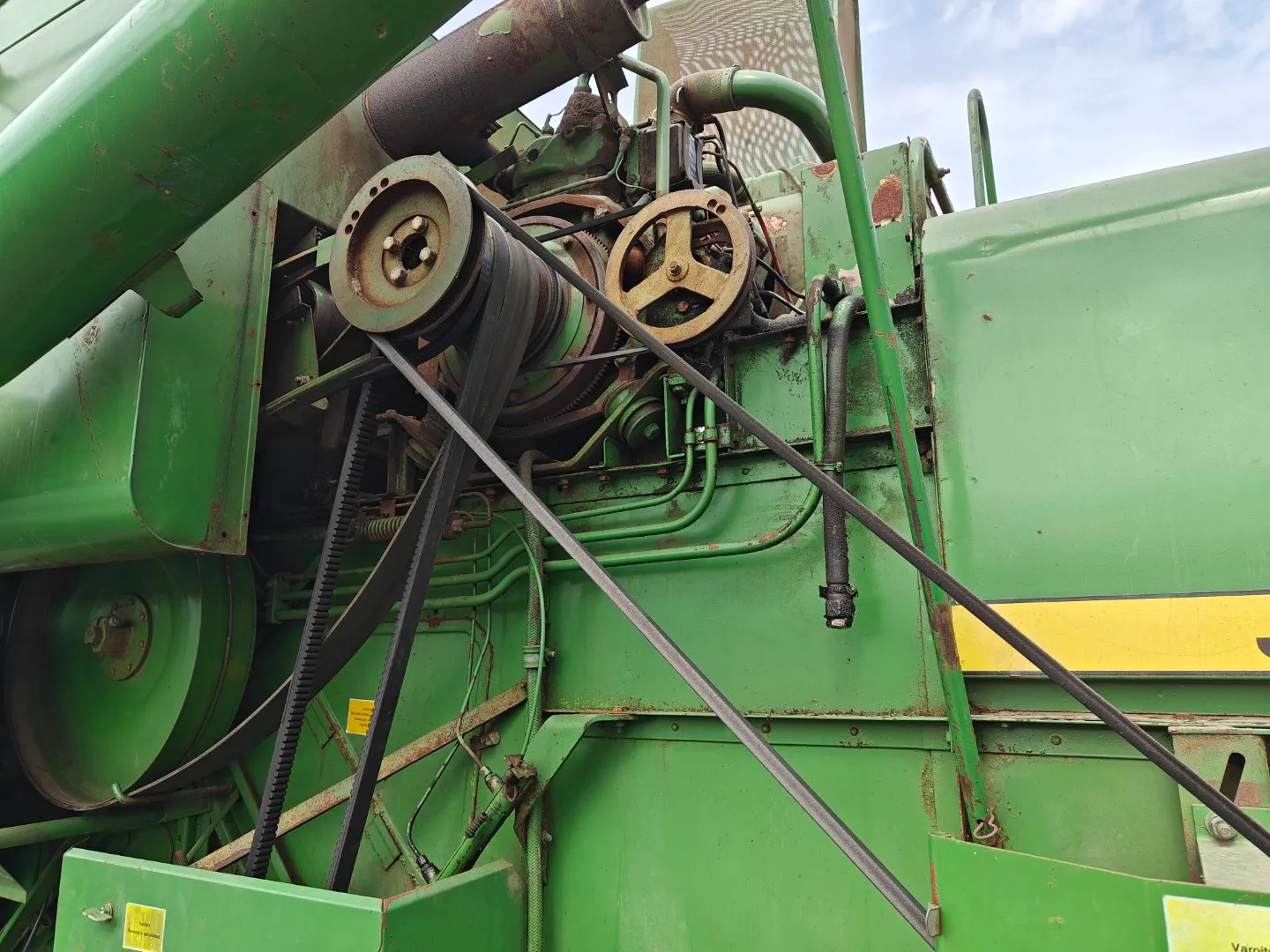 John Deere 925 leikkuupuimuri / Hytitön