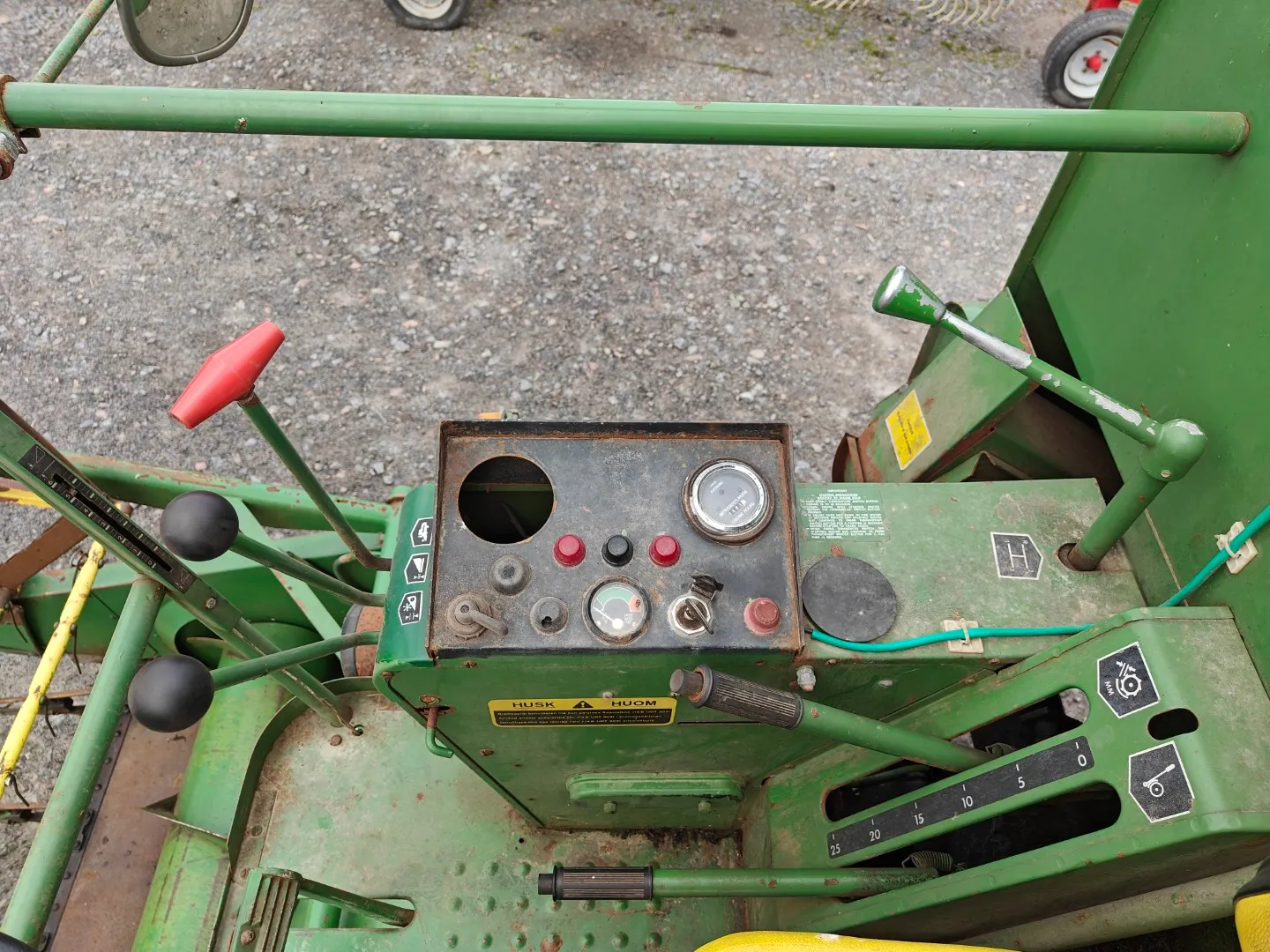 John Deere 925 leikkuupuimuri / Hytitön