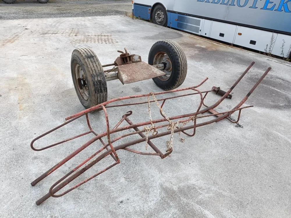Paalirata ja Tuhti väliakseli / Welger AP400 paalaimesta