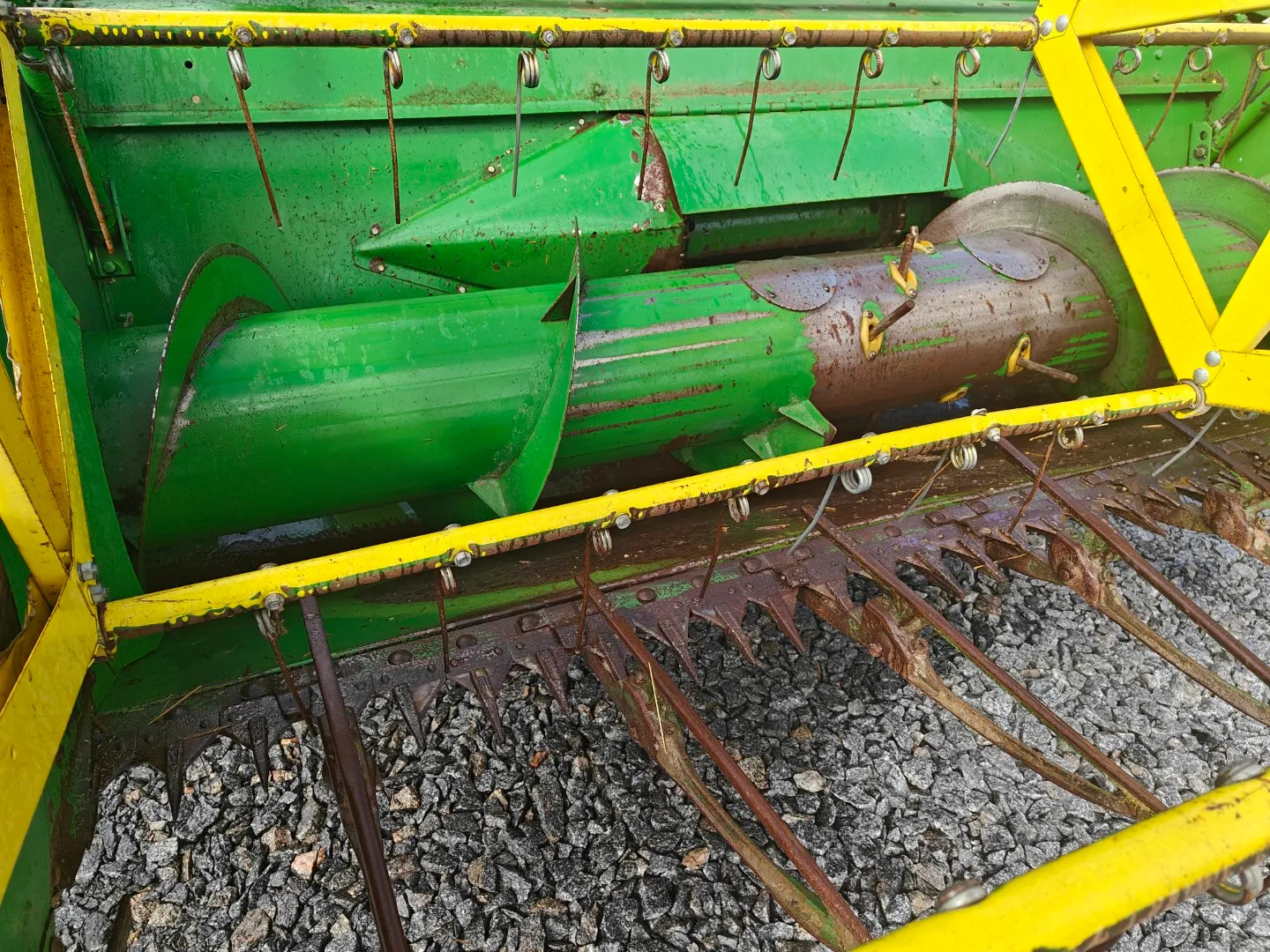 John Deere 942 leikkuupuimuri / Katso video!