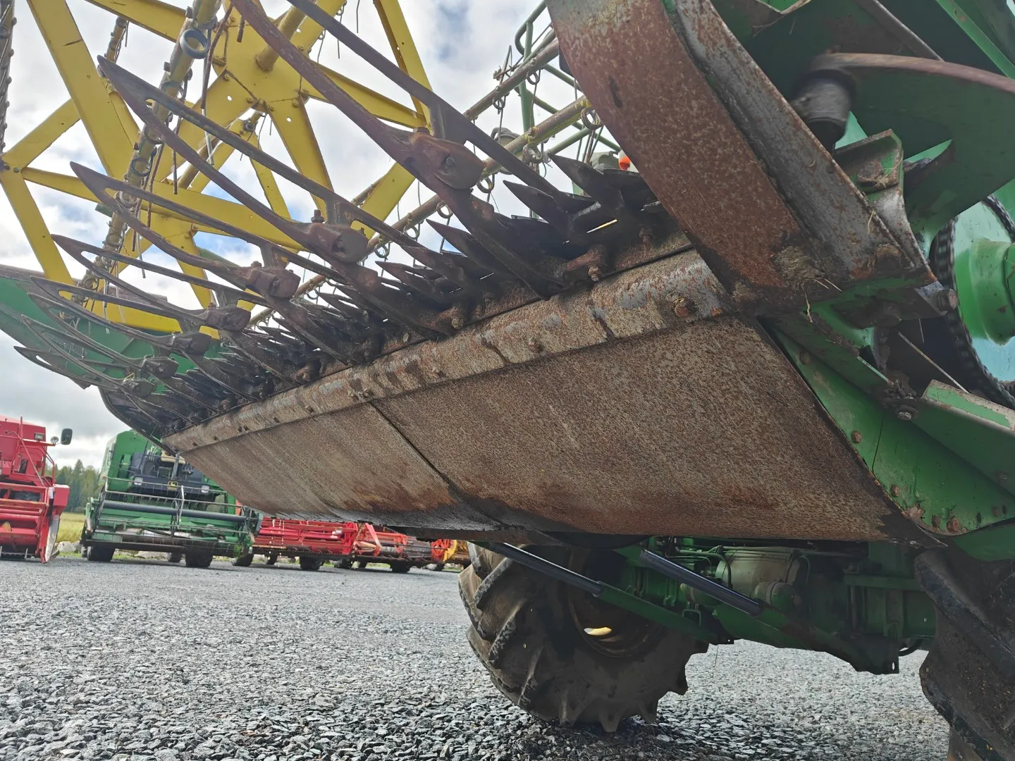 John Deere 942 leikkuupuimuri / Katso video!