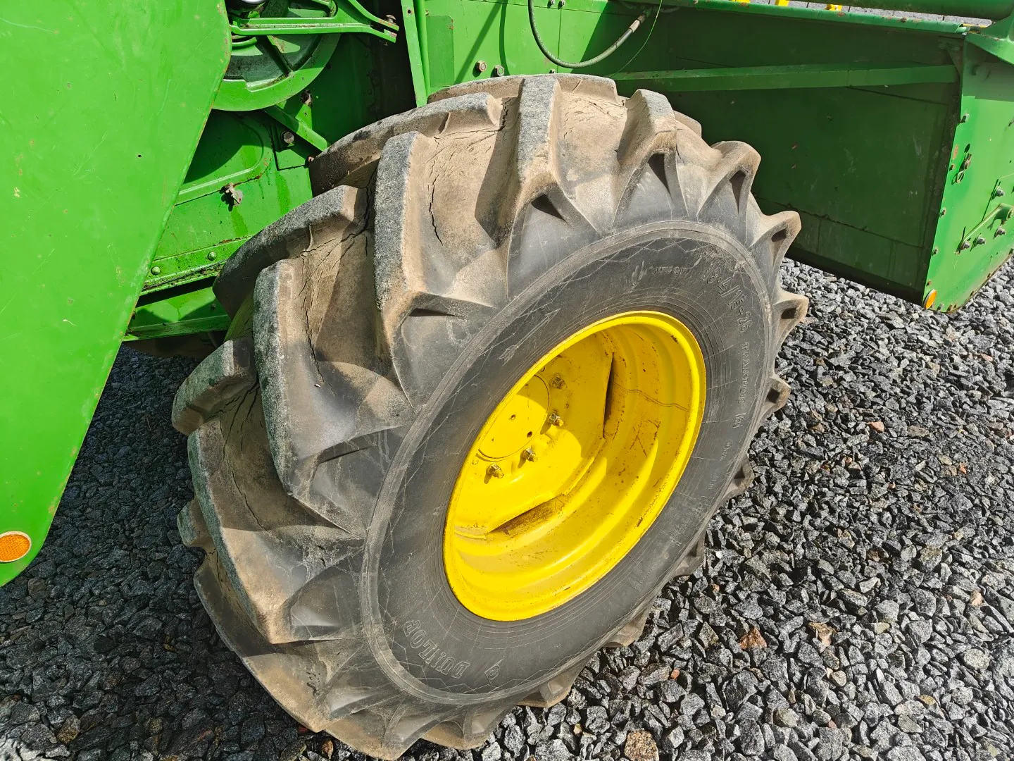 John Deere 942 leikkuupuimuri / Katso video!