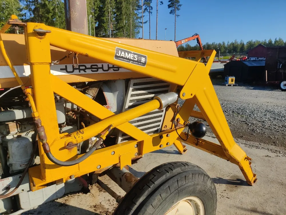 James 50 etukuormaaja / Ursus C385 sovitteilla ja sorakauhalla